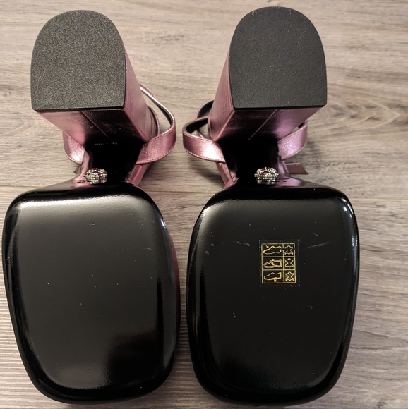 Versace Aevitas Sandals Baby Pink - Picture 4 of 6